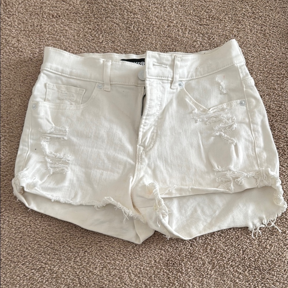 Express women’s shortie high rise white jean short